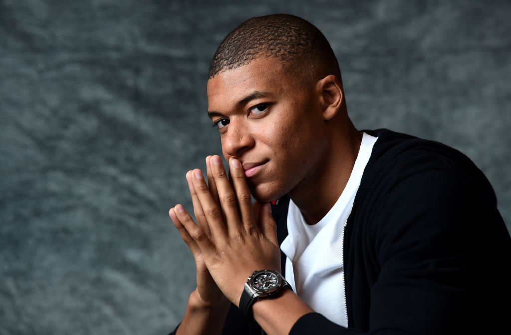 BREAKING: Kylian Mbappe turns down Real Madrid, extending his contract at PSG