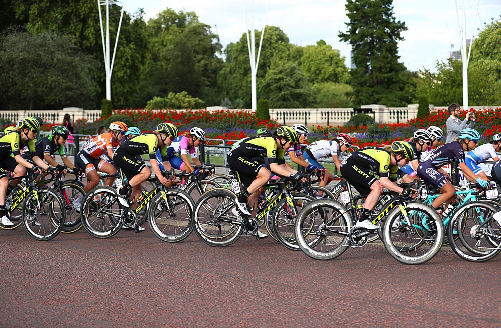 The peloton racing Prudential RideLondon Classique