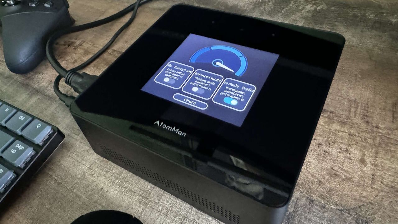 Minisforum AtomMan X7 Ti