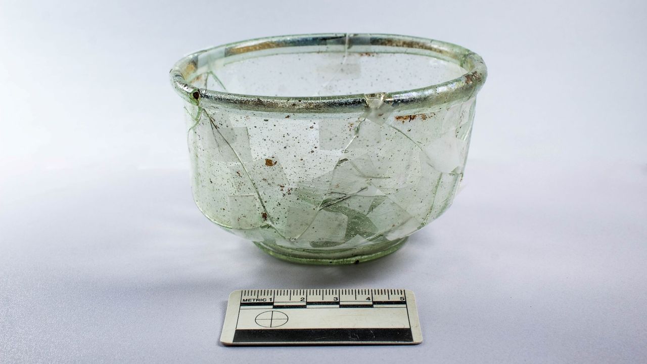 A clear glass bowl