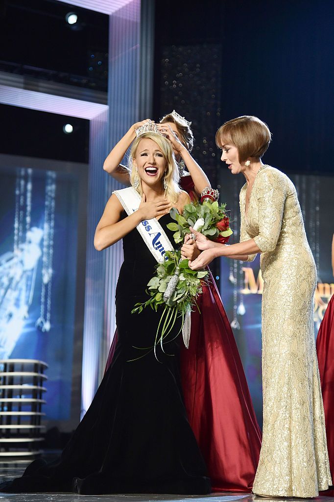 Savvy Shields, Miss Arkansas, crowned Miss America 2017