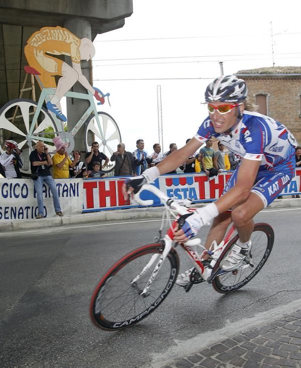 Vladimir Karpets (Katusha) made a brave solo attack from the peloton with 50km-to-go. He moved up to 14th overall as a result