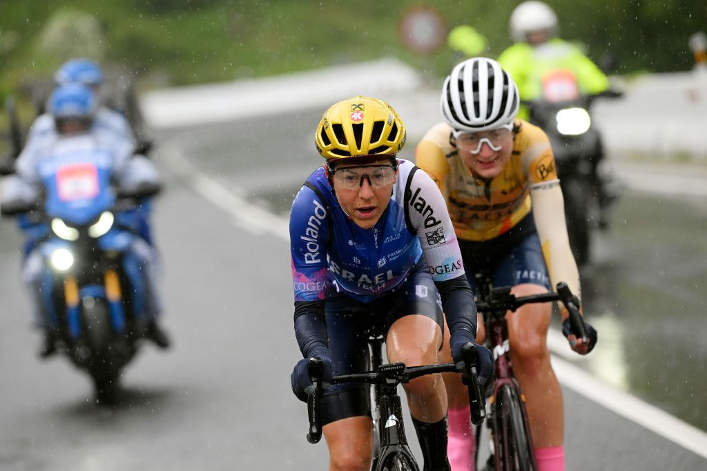 MARKINA SPAIN MAY 12 LR Anna Kiesenhofer of Austria and Team Israel Premier Tech Roland and Aurela Nerlo of Poland and Massi Tactic Women Team compete in the breakaway during the 2nd Itzulia Women 2023 Stage 1 a 1222km stage from Etxebarria to MarkinaXemein UCIWWT on May 12 2023 in Markina Spain Photo by Dario BelingheriGetty Images