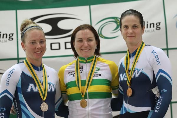 The podium for the women's sprint: Kaarle McCulloch (silver), Anna Meares (gold) and Cassandra Kell (bronze).