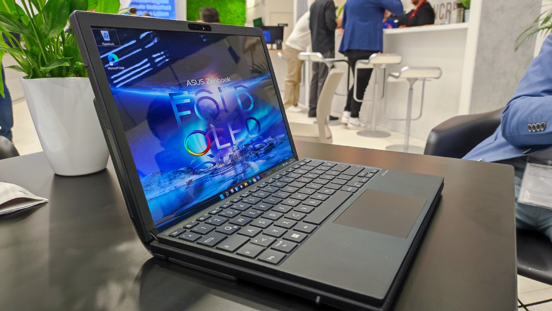 Asus 17 Fold OLED