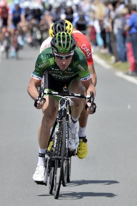 Thomas Voeckler (Europcar) hits out, followed by Luis Ange Mate (Cofidis)