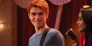 riverdale season 4 archie smiling at veronica guitar the cw