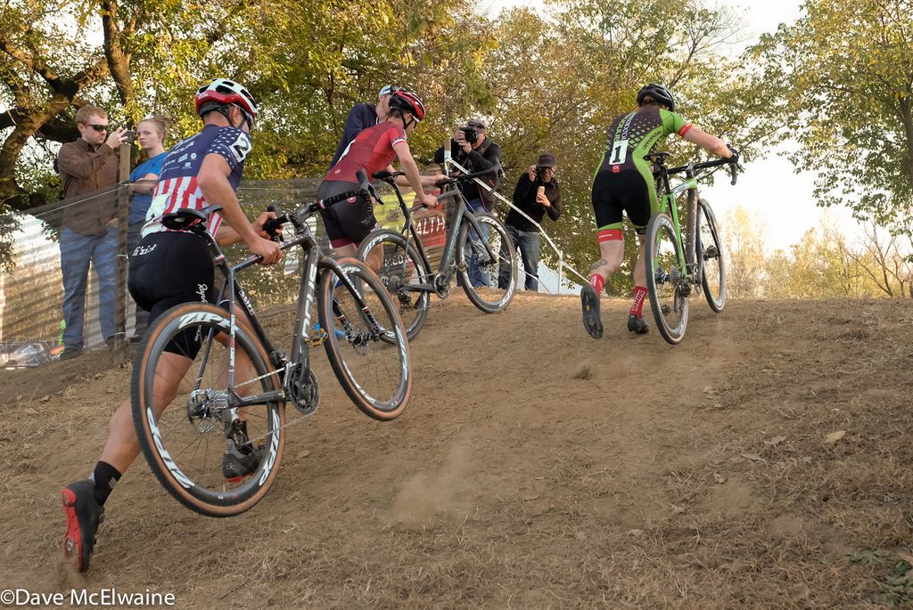 Jeremy Powers (Aspire Racing) chasing Tobin Ortenblad and Stephen Hyde