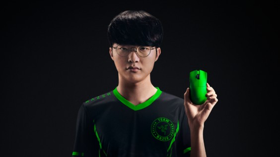 Razer Viper V4 Pro Esports Green Edition