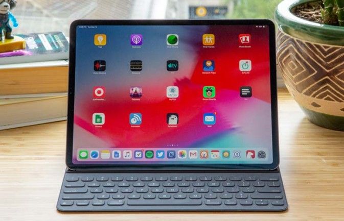 iPad Pro Keyboard Case Face-Off: Apple vs. Brydge vs. Logitech | Laptop Mag