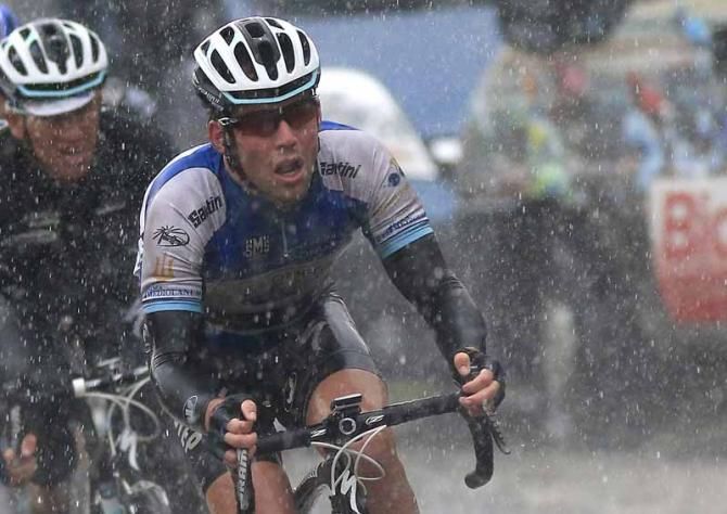 Mark Cavendish could only manage 5th on the stage but kept his overall lead
