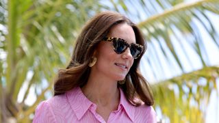 Kate Middleton wearing Henrietta Light Tortoise Sunglasses