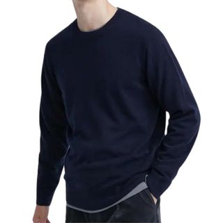 uniqlo navy cashmere jumper on male model