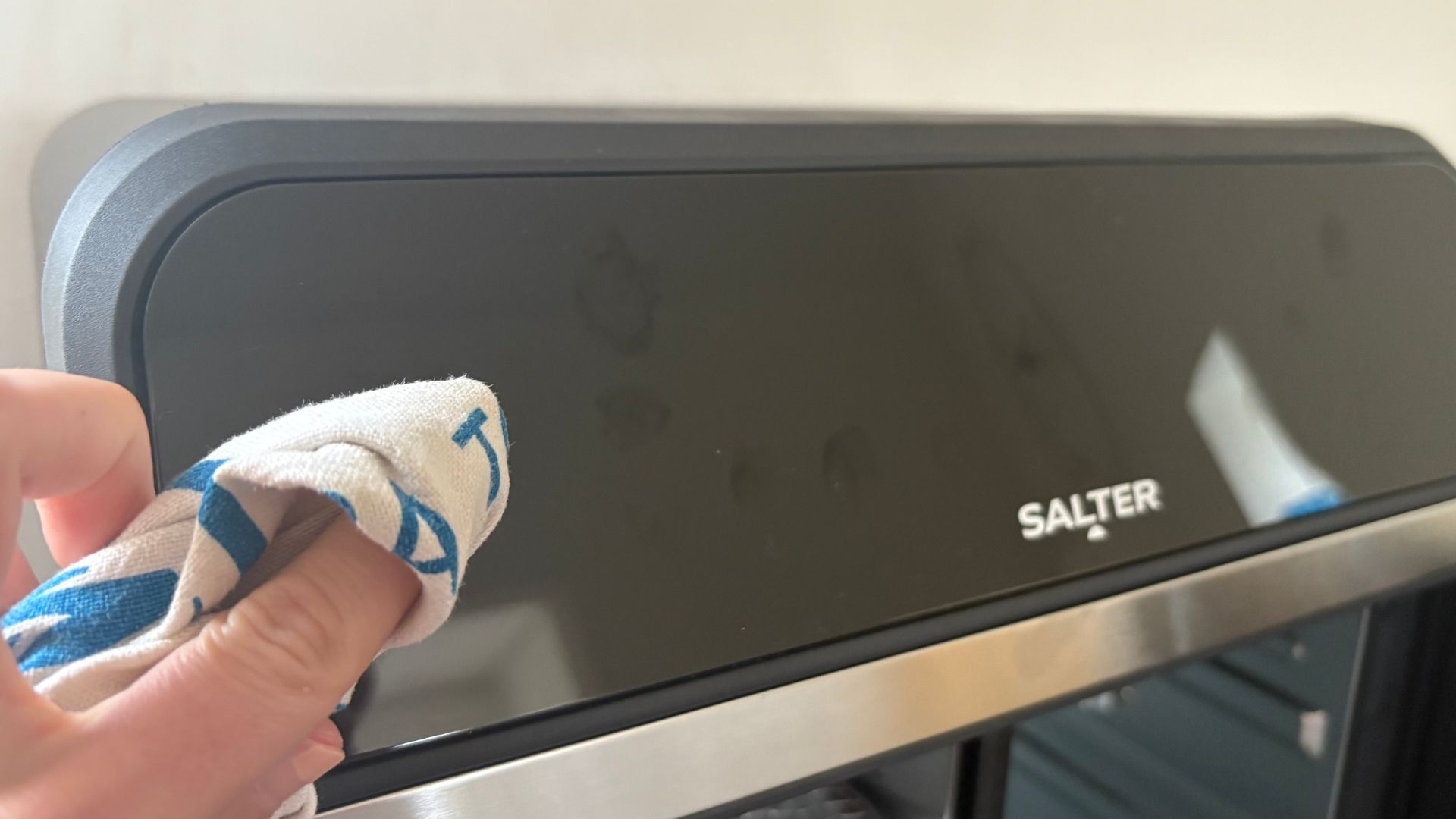 Testing the Salter XL Air Fryer Oven