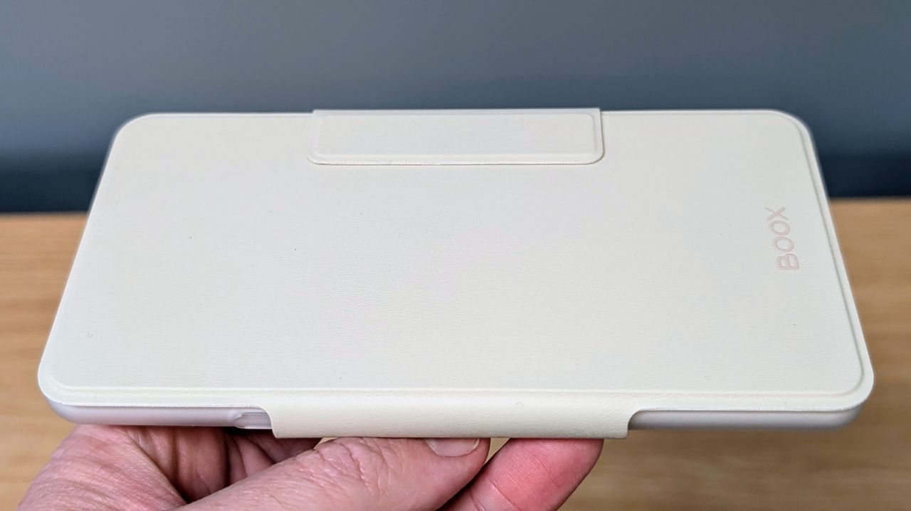 Boox Palma 2 Pro in a closed flip case