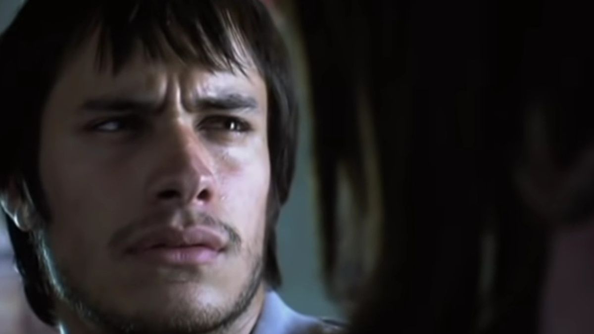 Gael Garcia Bernal in Amores Perros