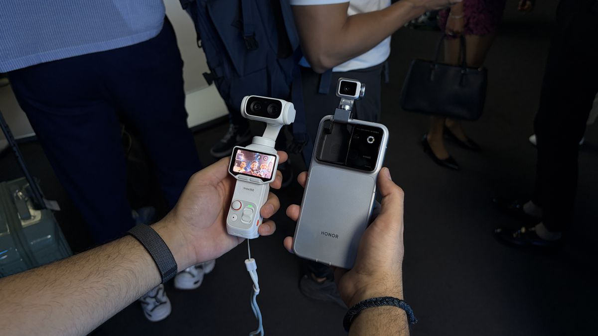 The Honor Robot phone being held in the hand