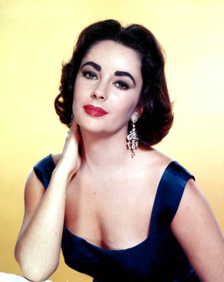 red lipstick - elizabeth taylor