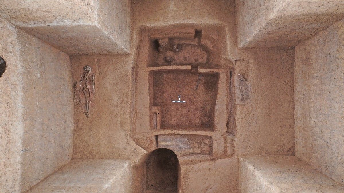 Sacrificing servants, soldiers and animals by burying them alive was an established practice at the funerals of high-status people during the Shang dynasty