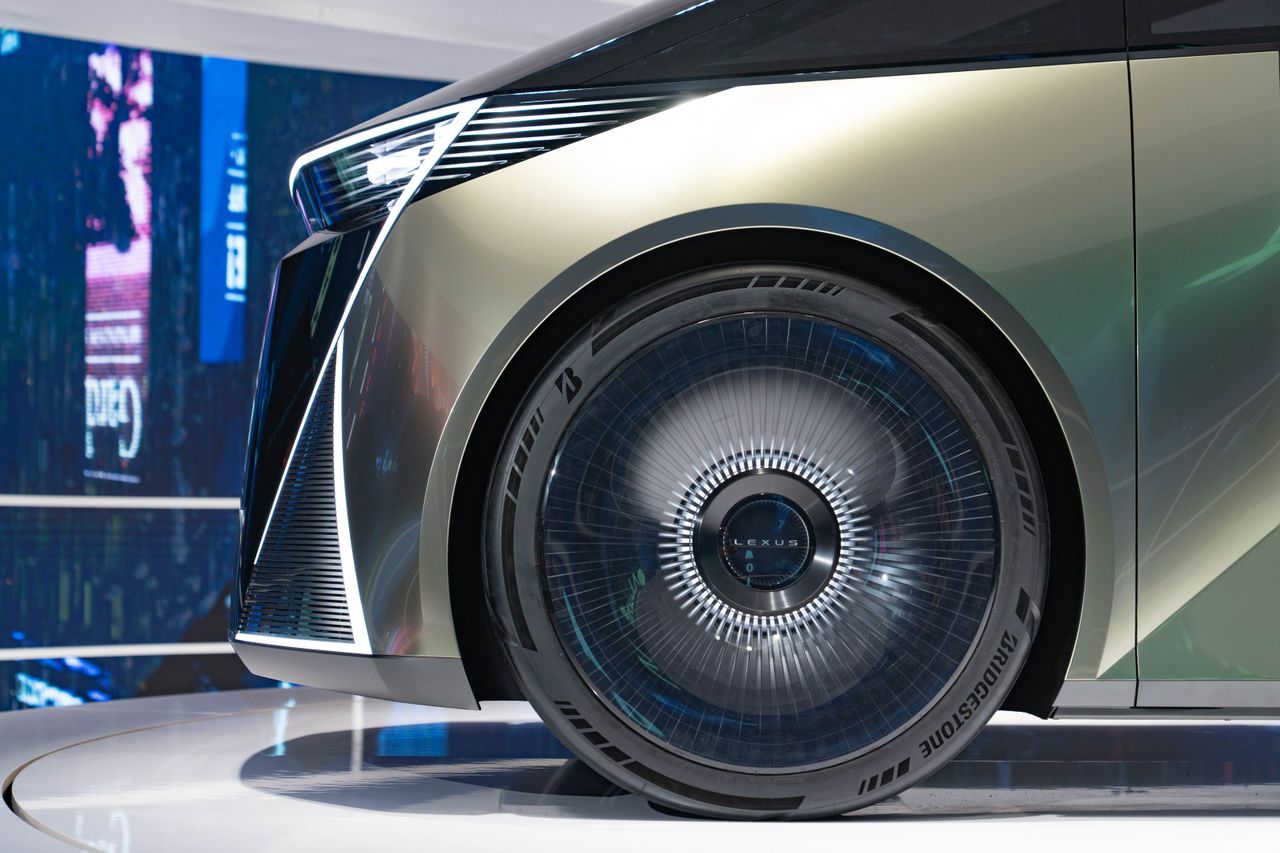 Lexus LS Concept in the SPACE installation