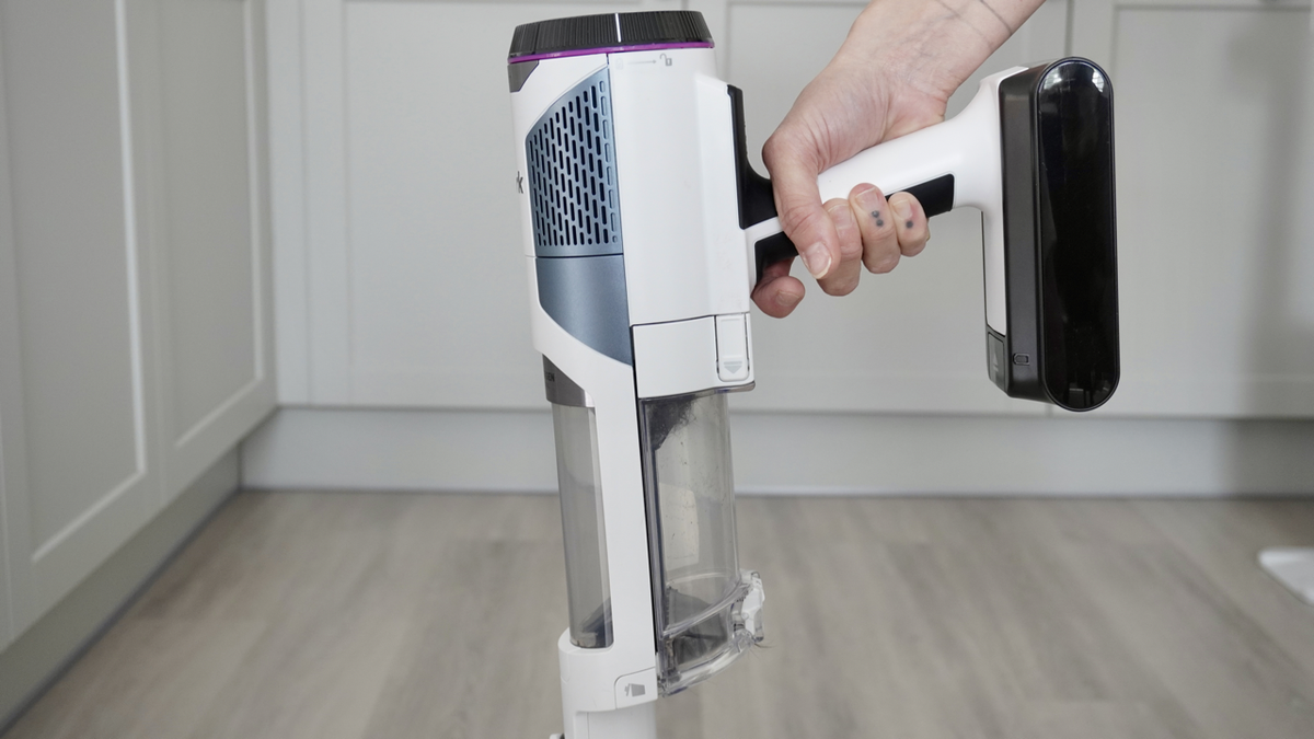 Shark Detect Clean &amp; Empty Pet IW4621UKT vacuum cleaner in a home setting.