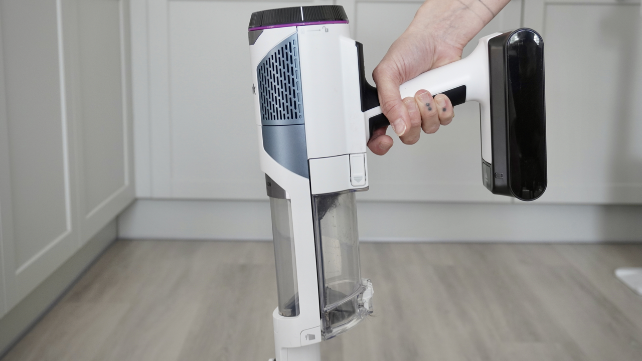 Shark Detect Clean &amp; Empty Pet IW4621UKT vacuum cleaner in a home setting.