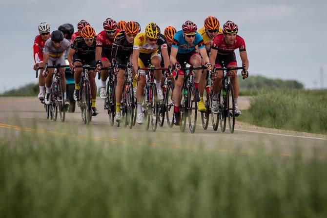 Ian Crane (Jamis) and teammate Ben Jacques-Maynes lead a group