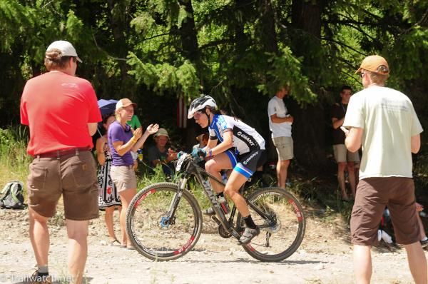 Kelli Emmett (Giant) being cheered by the spectators
