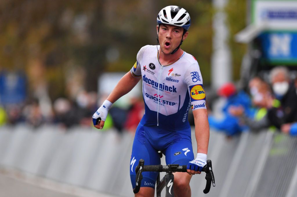 Yves Lampaert wins Driedaagse Brugge-De Panne