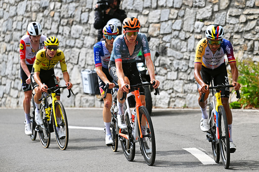 'I get emotional seeing him fight for the podium' – Egan Bernal embraces Giro d'Italia climbing support role for Thymen Arensman