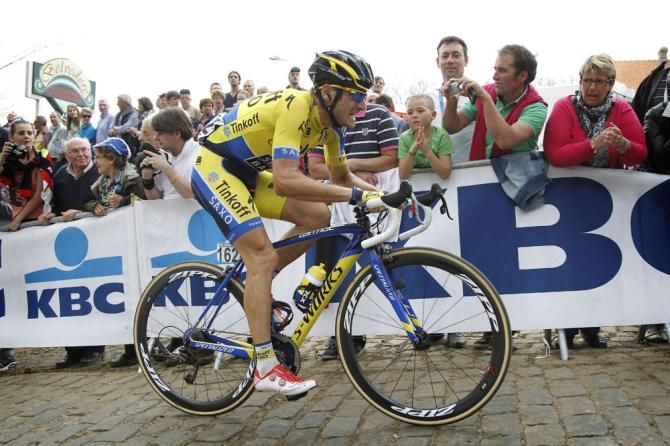 Manuele Boaro (Tinkoff-Saxo) alone in the lead