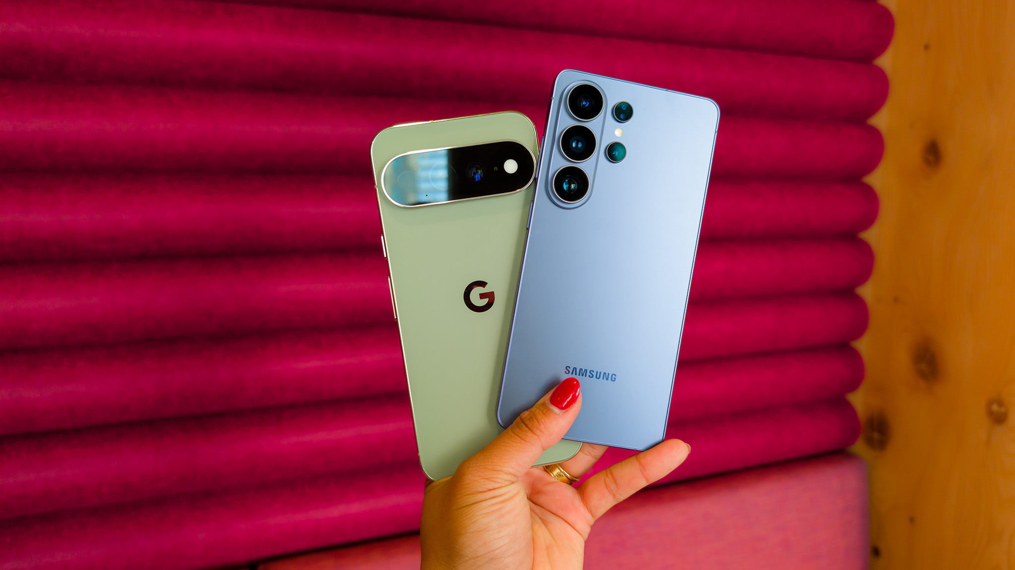 Comparing the Google Pixel 11 Pro XL with the Samsung Galaxy S26 Ultra