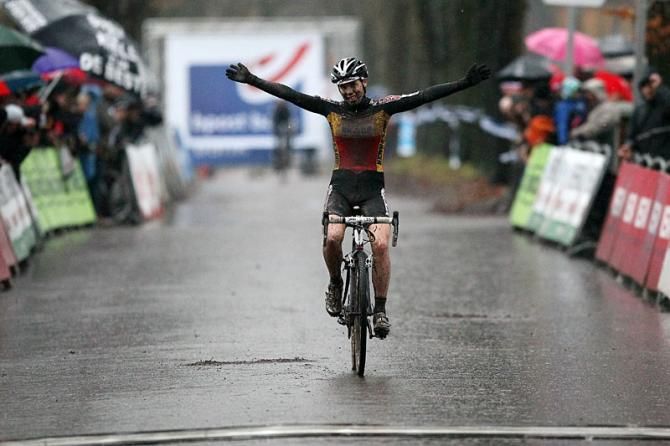 Sanne Cant celebrates victory