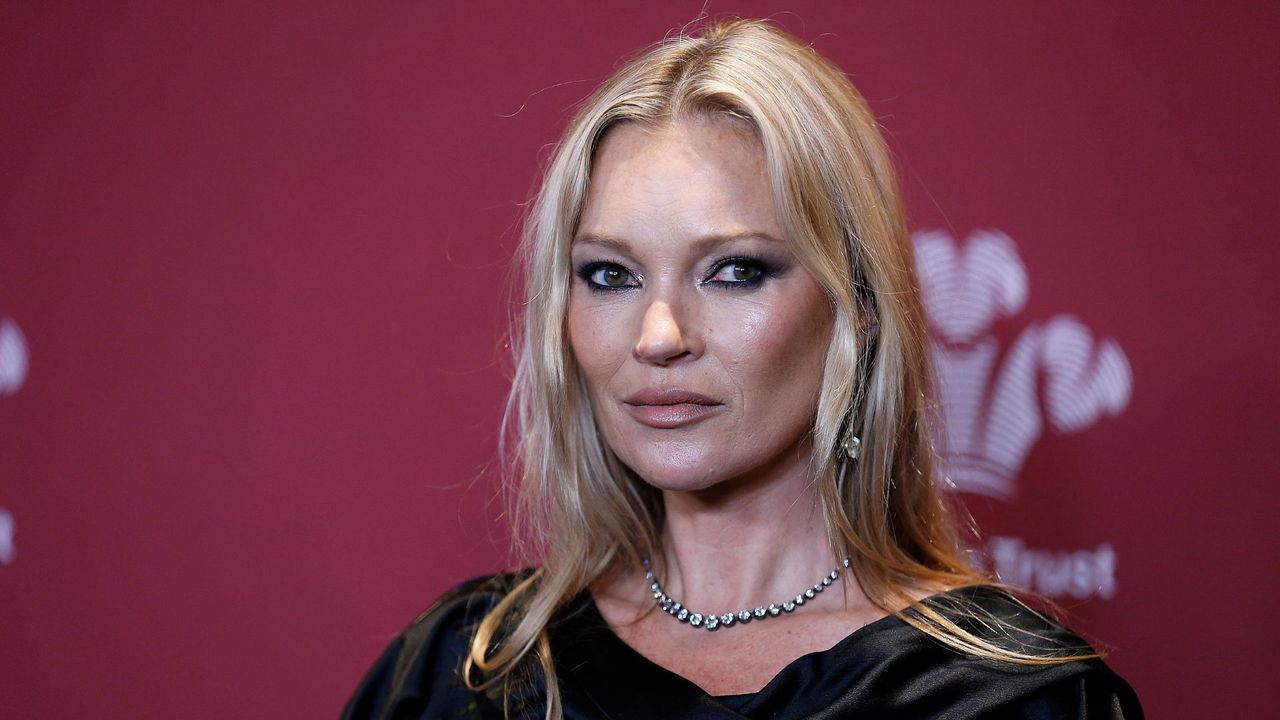 Kate Moss&#039;s see-through black lace gown