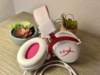 Hyperx cloud 2 discount pink and white