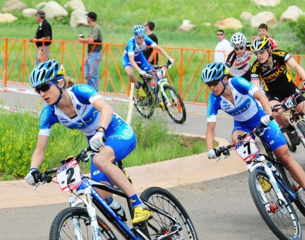 Catherine Pendrel (Luna Women's MTB) leads the women onto the pavement