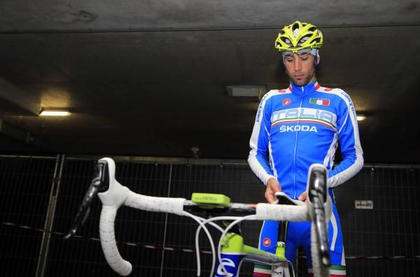 Vincenzo Nibali sets out to train in Valkenburg.