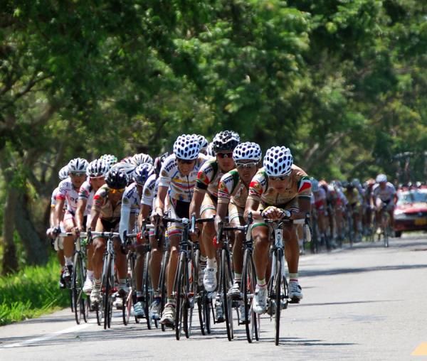 The Boyaca Orgullo de America team works hard.