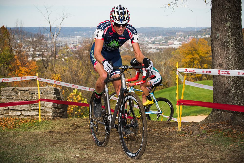 Gage Hecht (USA) chasing his way into 2nd position with Eric Brunner following closly behind.