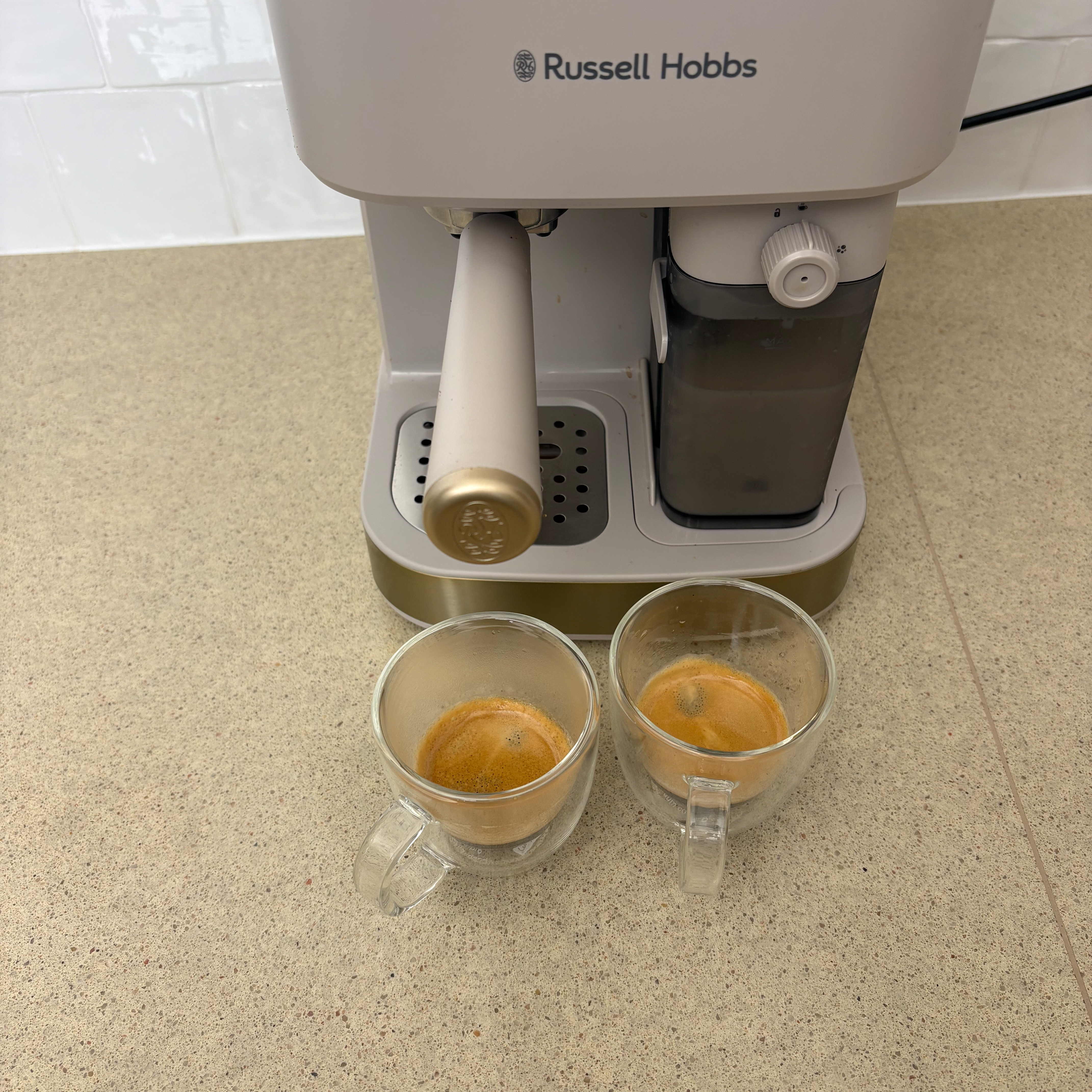 Testing the Russell Hobbs coffee machine