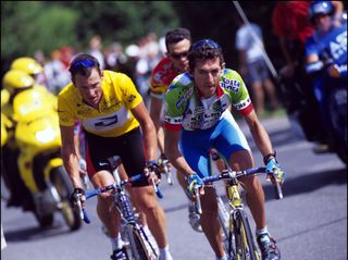 Kelme's Roberto Heras with Armstrong, on his way to fifth at the 2000 Tour de France