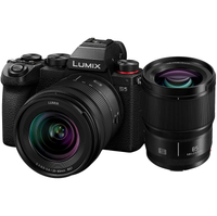Panasonic Lumix S5 + 20-60mm f/3.5-5.6|