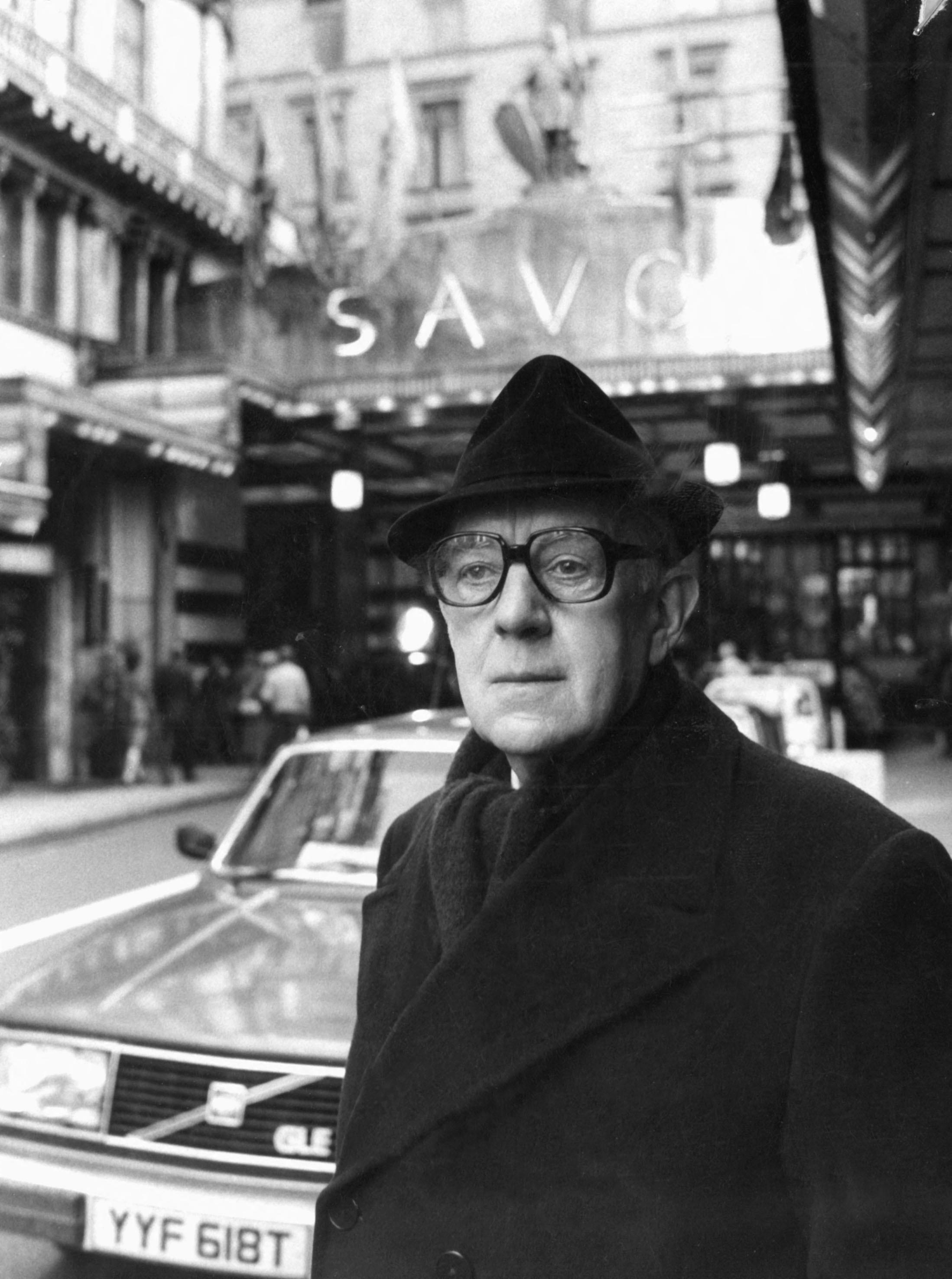 ALEC GUINNESS in SMILEY'S PEOPLE, 1982
