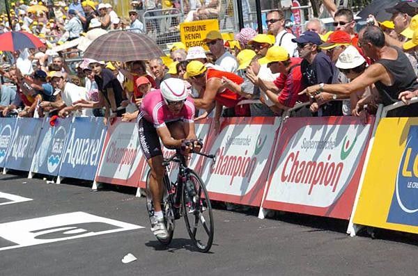 Serguei Gonchar (T-Mobile) crosses the line with the best time