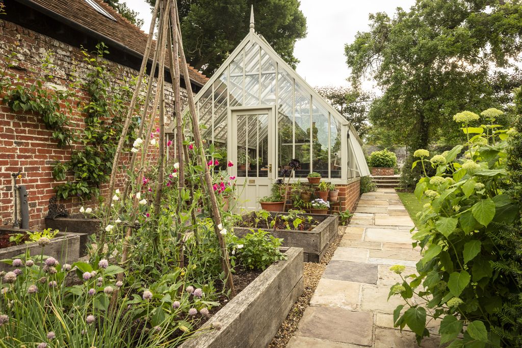 How to choose a greenhouse Gardeningetc