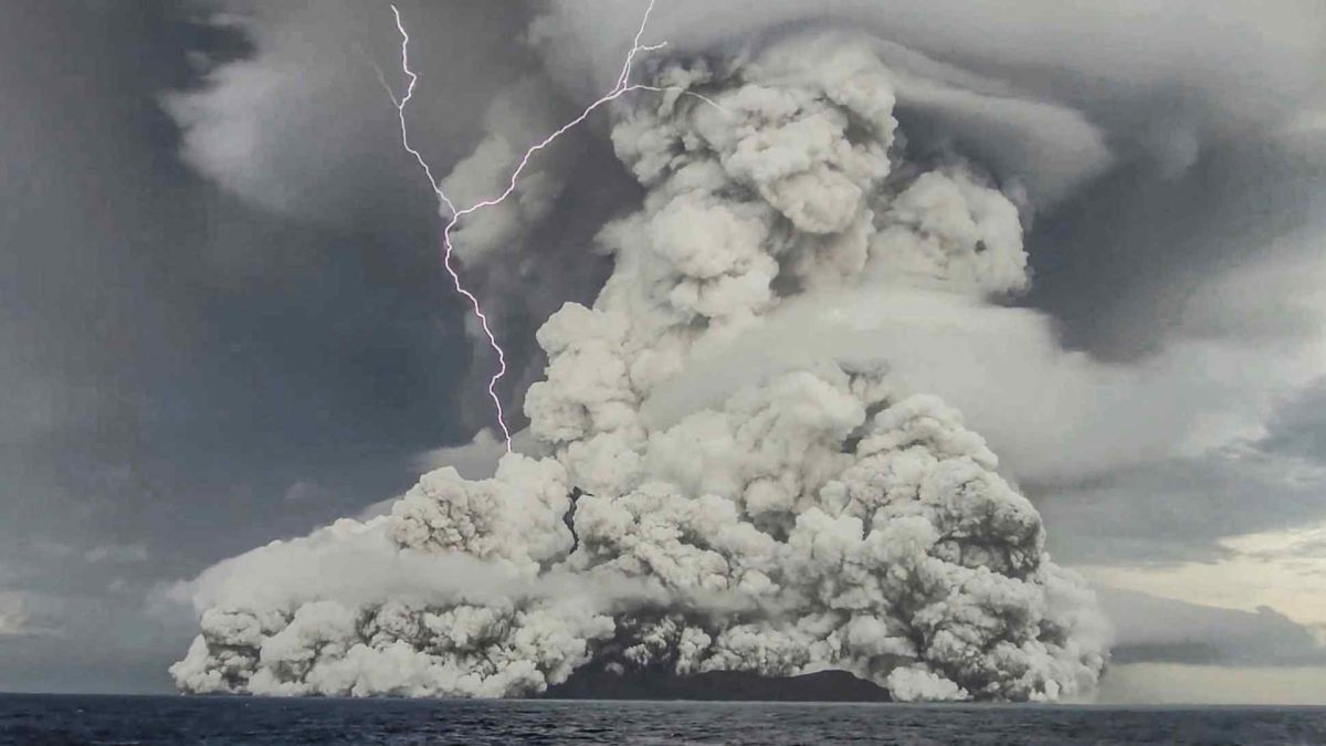 De onderwateruitbarsting van de Hunga Tonga-Hunga Ha'apai vulkaan op 15 januari 2022.