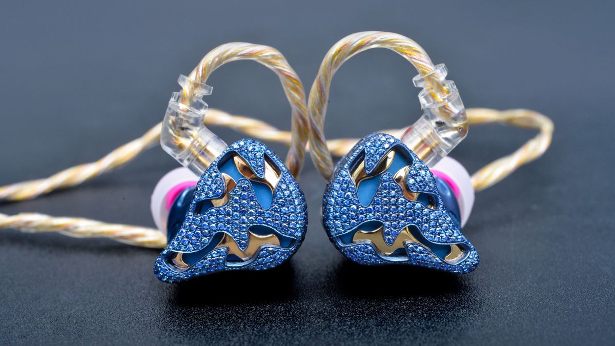 Blue Dragon by qdc: the world&#039;s most expensive in-ear headphones?