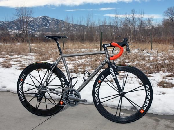 Our test ride shows the Vuelo Velo 8 to be light and lively with an unusually rigid rear end - so much so that we wished for a stiffer front end to match.