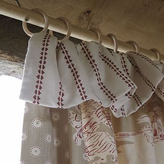 curtain with frill and rings