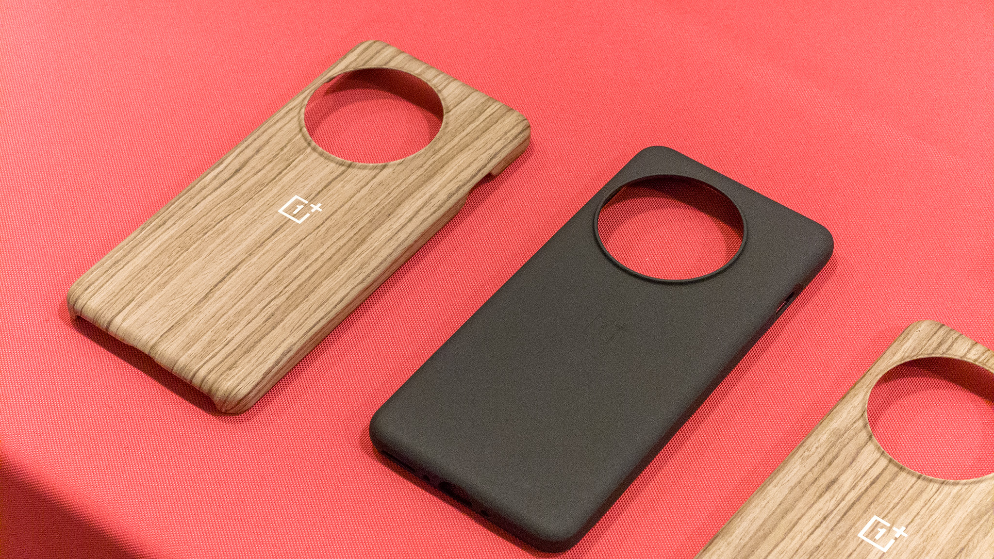 Official OnePlus 13 cases